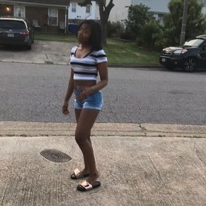 Meet your Posher, Emonyi